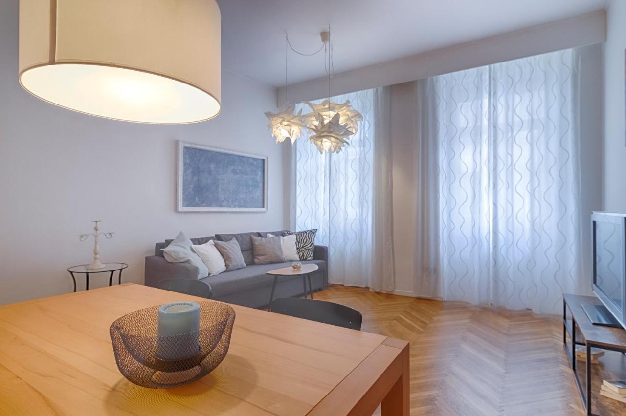 Mihaela Apartment - Charme Near The Station Terst Exteriér fotografie